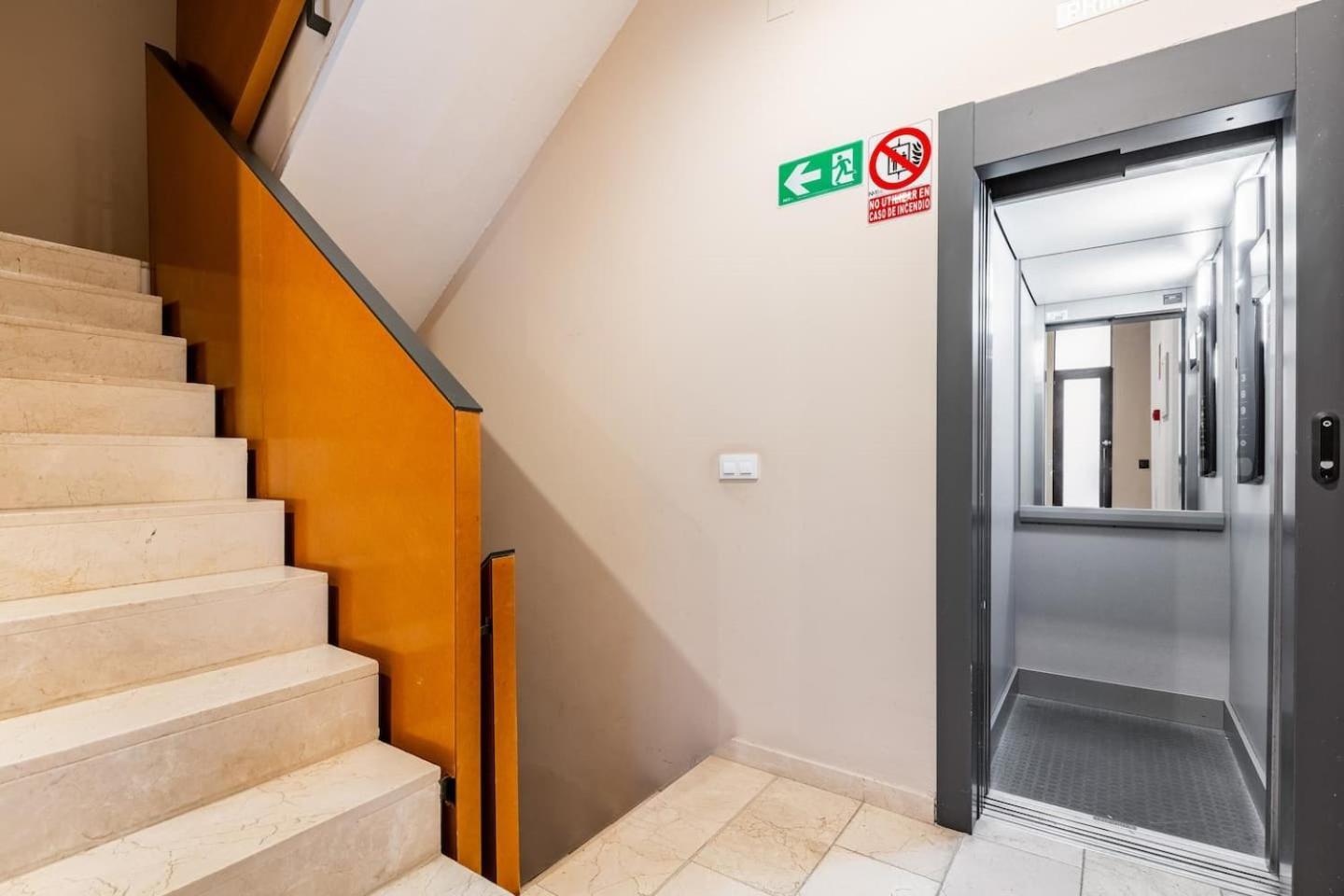 Komodo Sierpes: Bright & Classy Central Apartment Севілья Екстер'єр фото