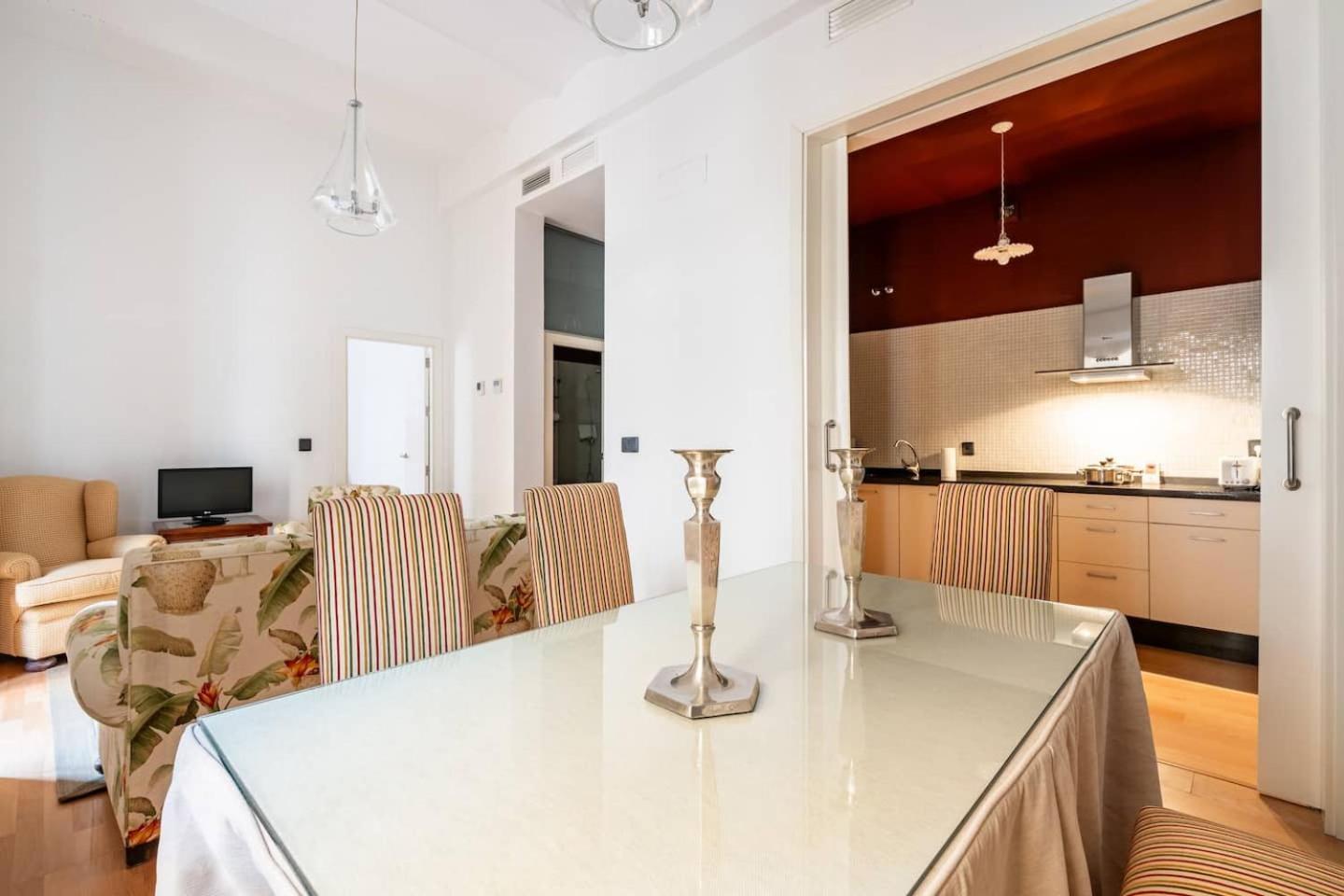 Komodo Sierpes: Bright & Classy Central Apartment Севілья Екстер'єр фото