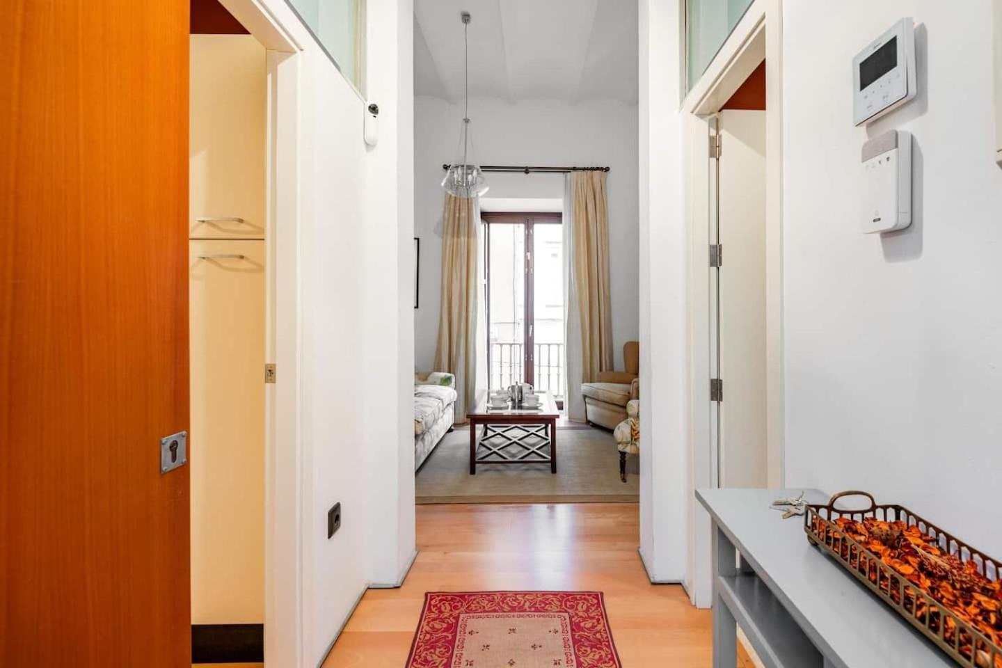 Komodo Sierpes: Bright & Classy Central Apartment Севілья Екстер'єр фото