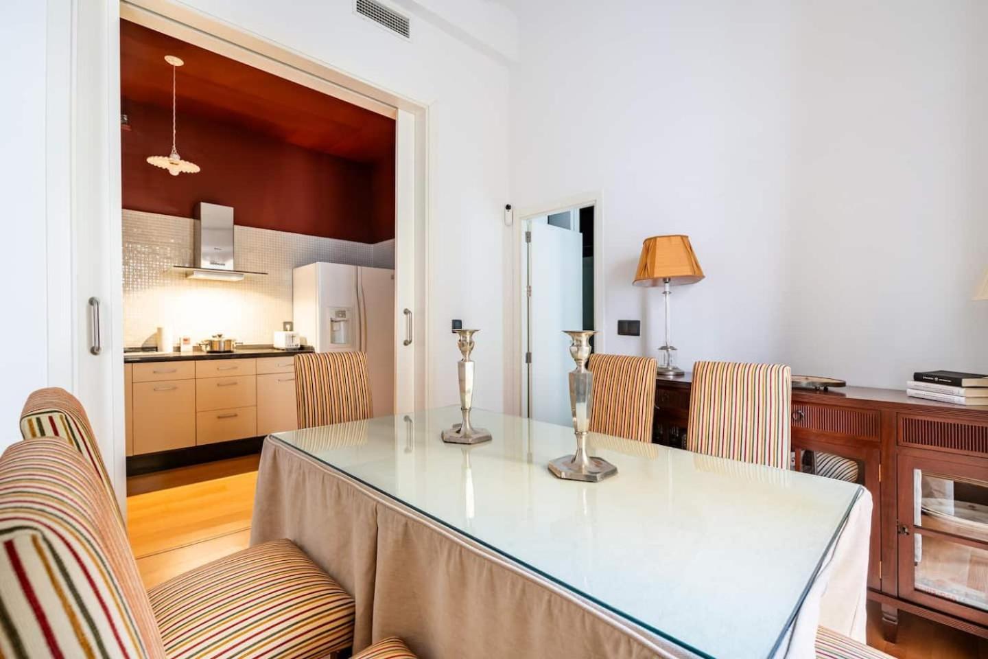 Komodo Sierpes: Bright & Classy Central Apartment Севілья Екстер'єр фото