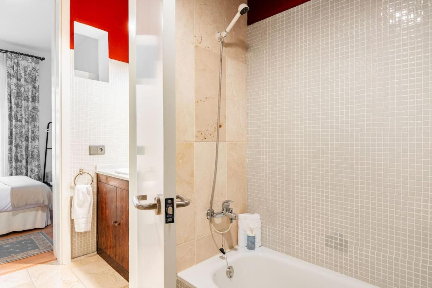 Komodo Sierpes: Bright & Classy Central Apartment Севілья Екстер'єр фото