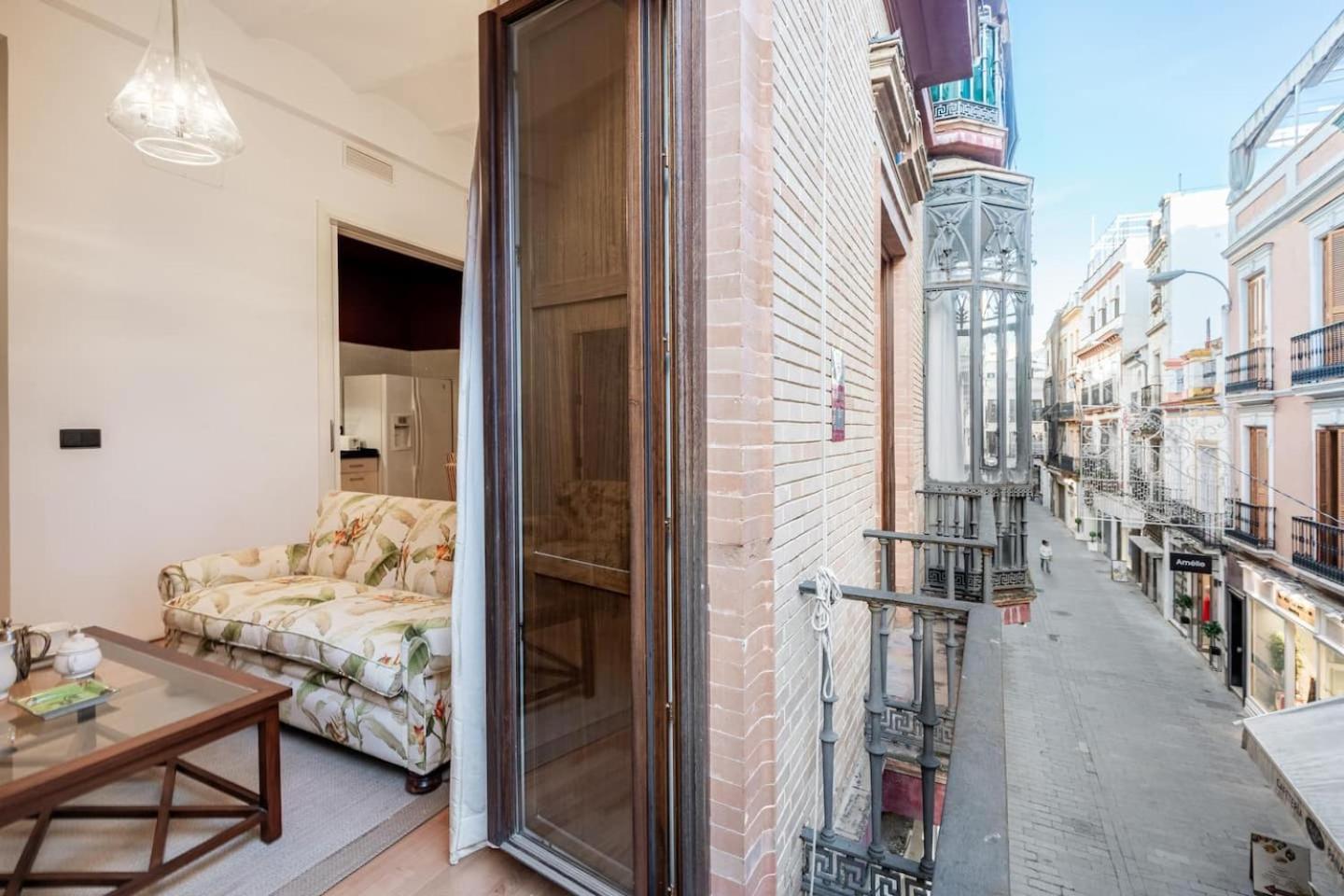 Komodo Sierpes: Bright & Classy Central Apartment Севілья Екстер'єр фото