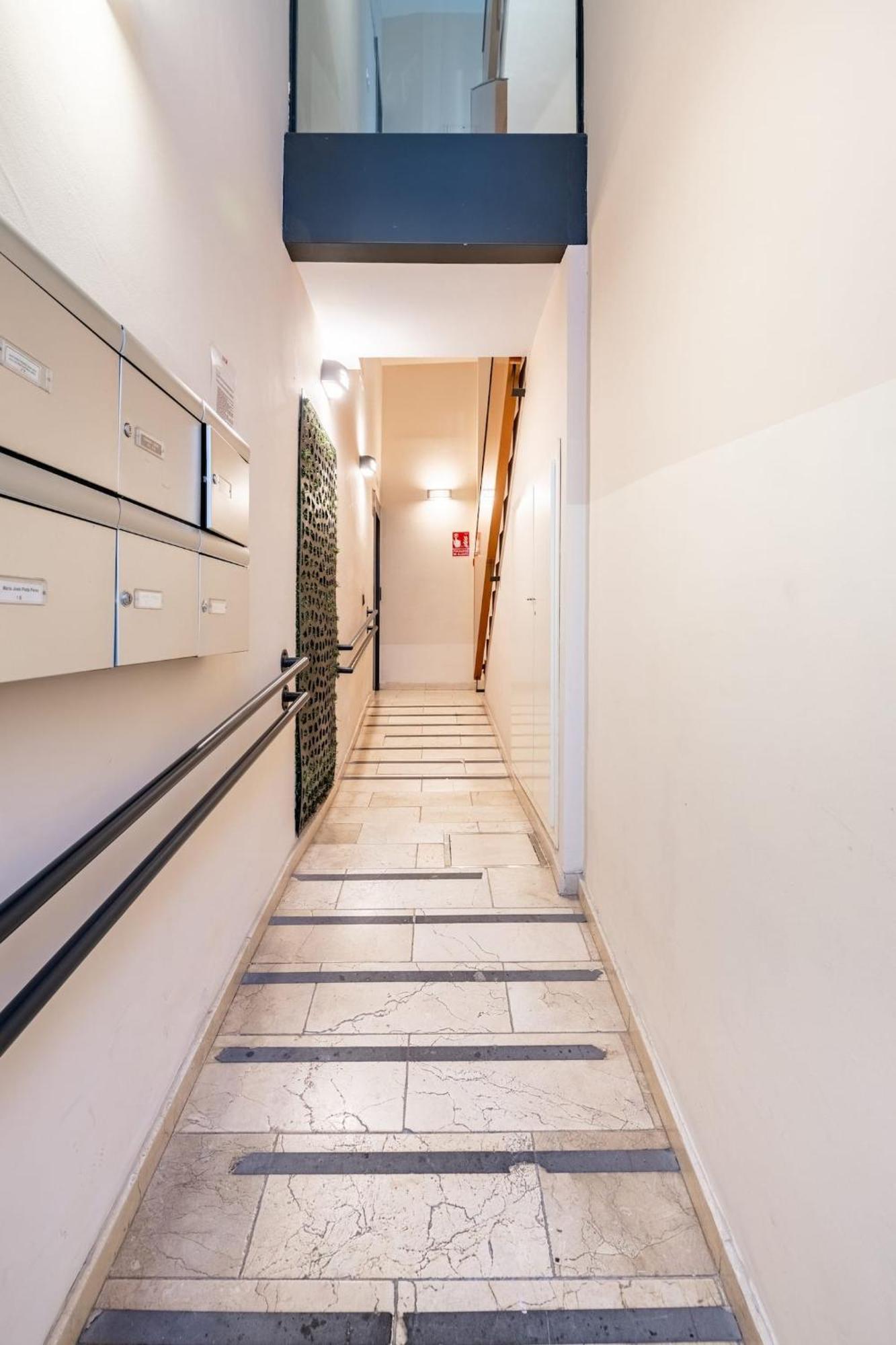 Komodo Sierpes: Bright & Classy Central Apartment Севілья Екстер'єр фото