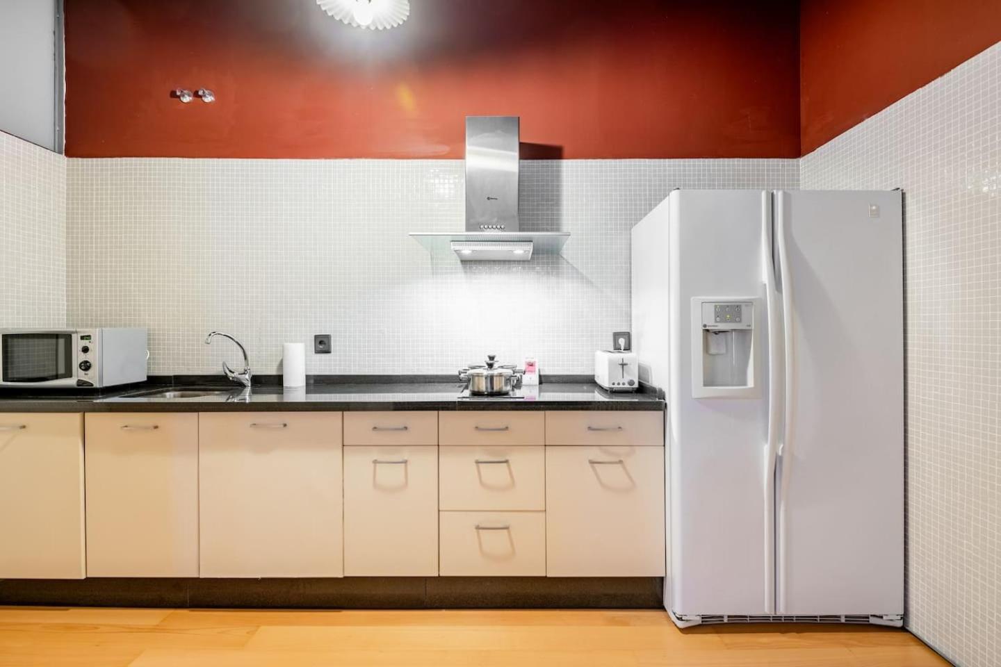 Komodo Sierpes: Bright & Classy Central Apartment Севілья Екстер'єр фото